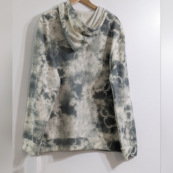 NWT Pink Floyd "The Dark Side Of The Moon" Men's Tie Dye Graphic Hoodie, Size XL - Picture 3 of 5